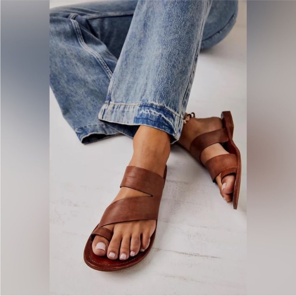 Free People Abilene Toe Loop Sandals Sz US 8, EU 38.5